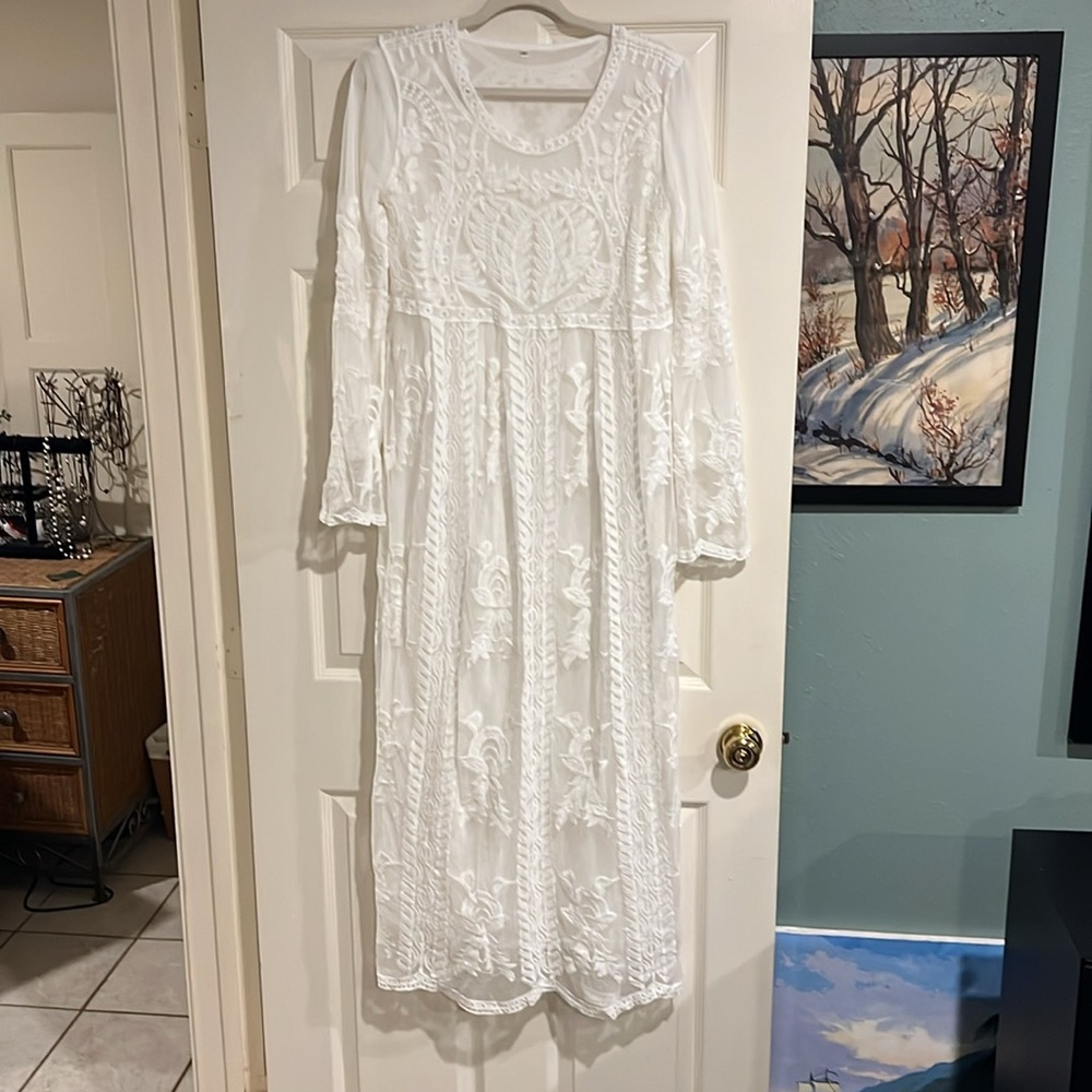 White Lace Round Neck Long Sleeve Maxi Temple Dress NWT - Picture 5 of 11